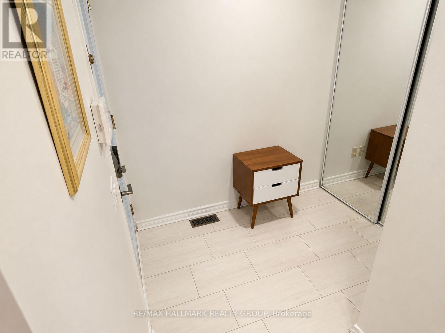 285 Bruyere Street, Ottawa, Ontario  K1N 5E5 - Photo 3 - X13492378