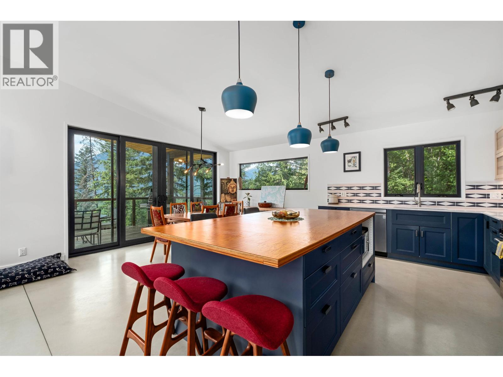 1715 Wishbone Court, Pemberton, British Columbia  V0N 2L3 - Photo 6 - R3140562