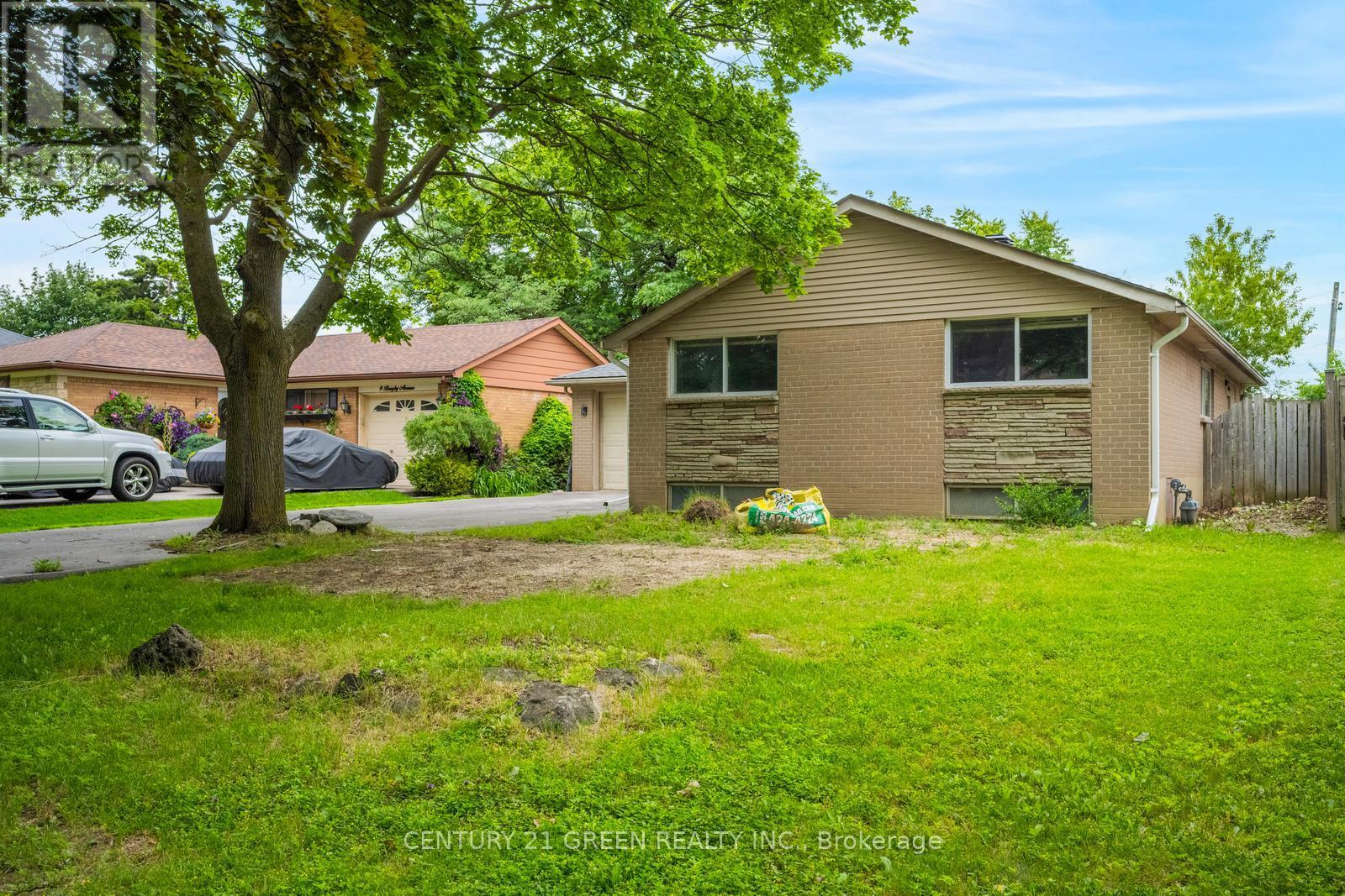11 Burgby Avenue, Brampton, Ontario  L6X 2G7 - Photo 2 - W13498052