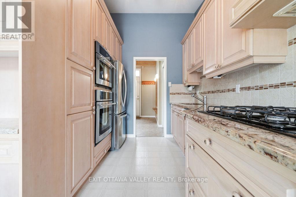 31 Claremount Road, Deep River, Ontario  K0J 1P0 - Photo 15 - X13497982