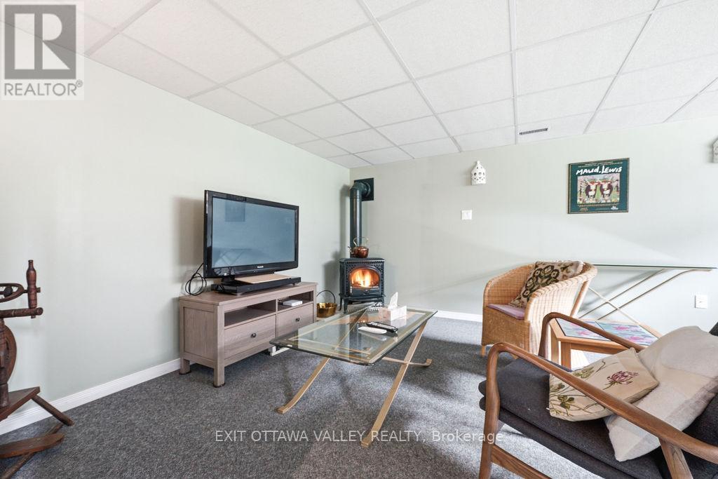 31 Claremount Road, Deep River, Ontario  K0J 1P0 - Photo 34 - X13497982