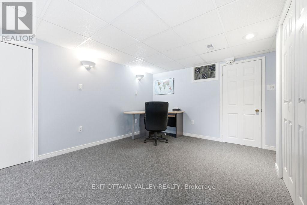 31 Claremount Road, Deep River, Ontario  K0J 1P0 - Photo 30 - X13497982