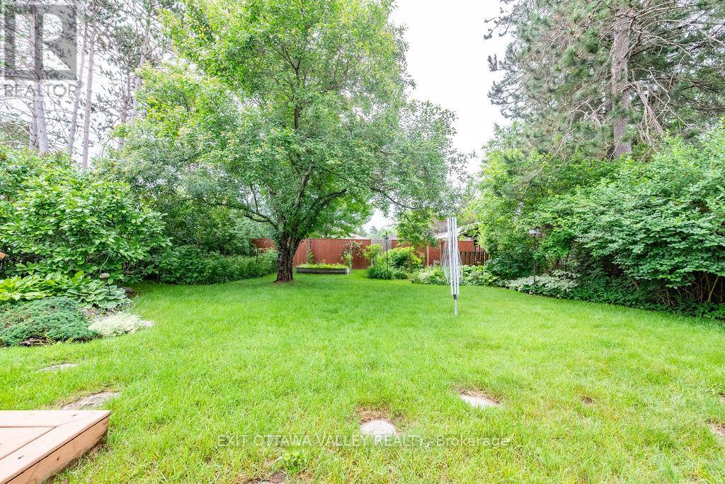 31 Claremount Road, Deep River, Ontario  K0J 1P0 - Photo 40 - X13497982
