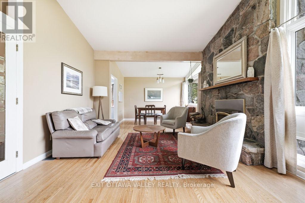 31 Claremount Road, Deep River, Ontario  K0J 1P0 - Photo 6 - X13497982