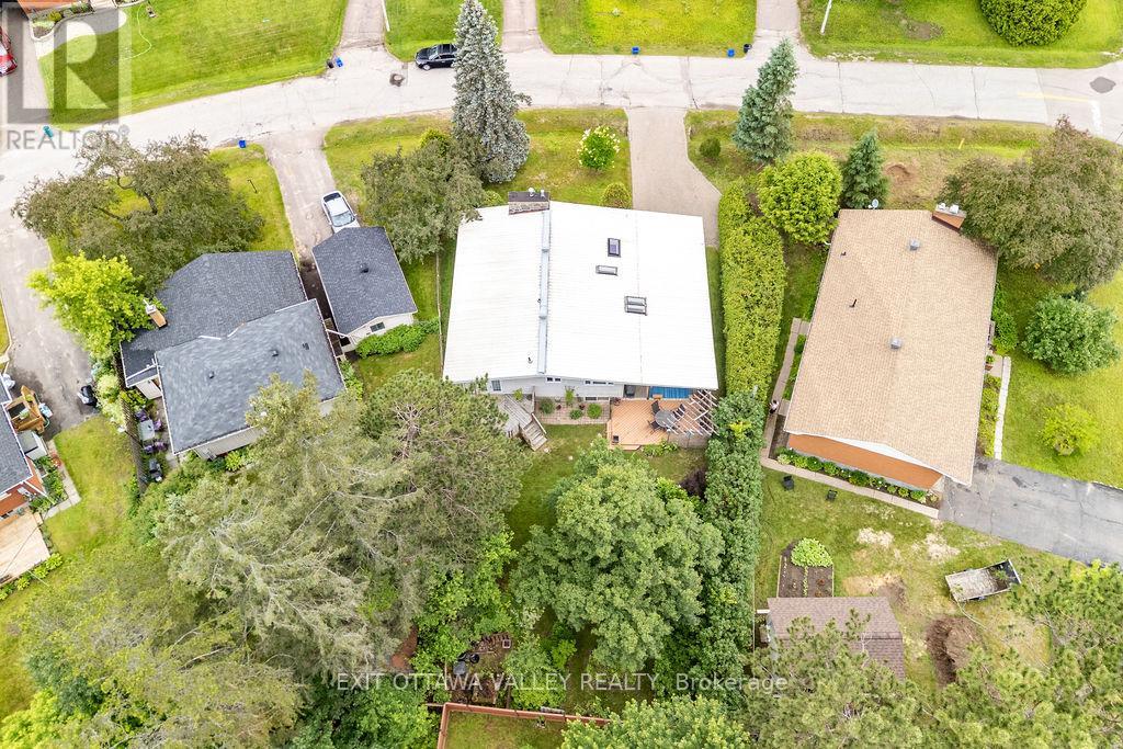31 Claremount Road, Deep River, Ontario  K0J 1P0 - Photo 48 - X13497982
