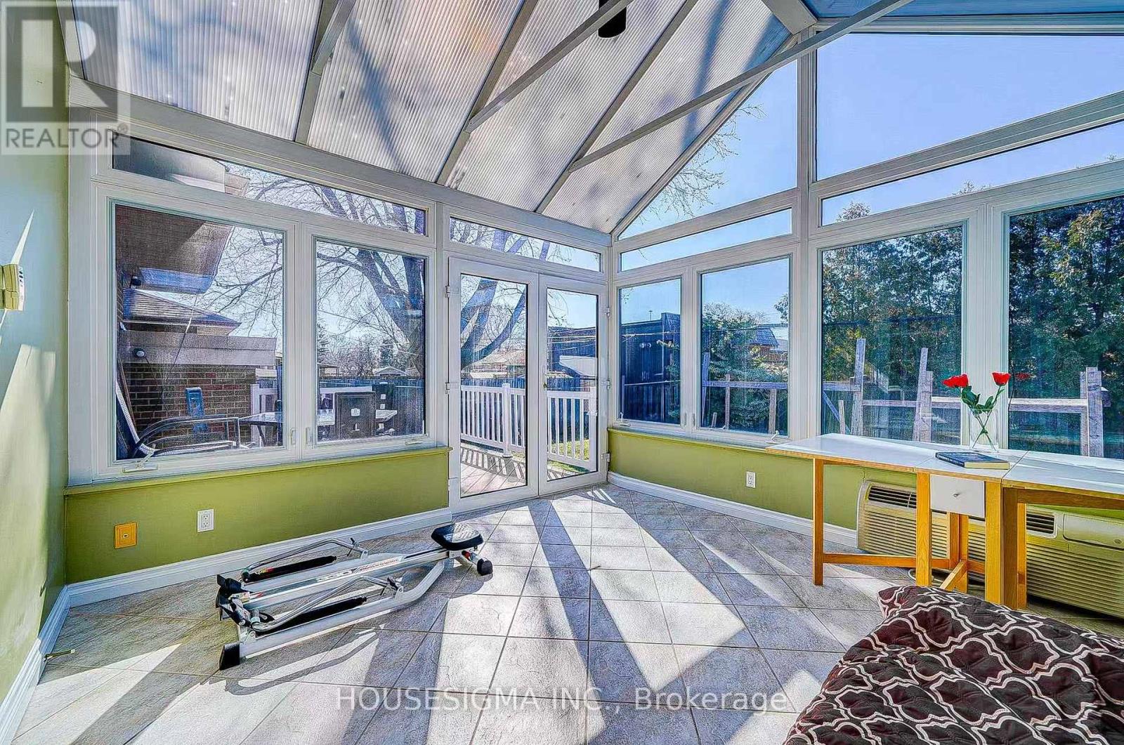 28 Earlton Road, Toronto, Ontario  M1T 2R3 - Photo 11 - E13498098
