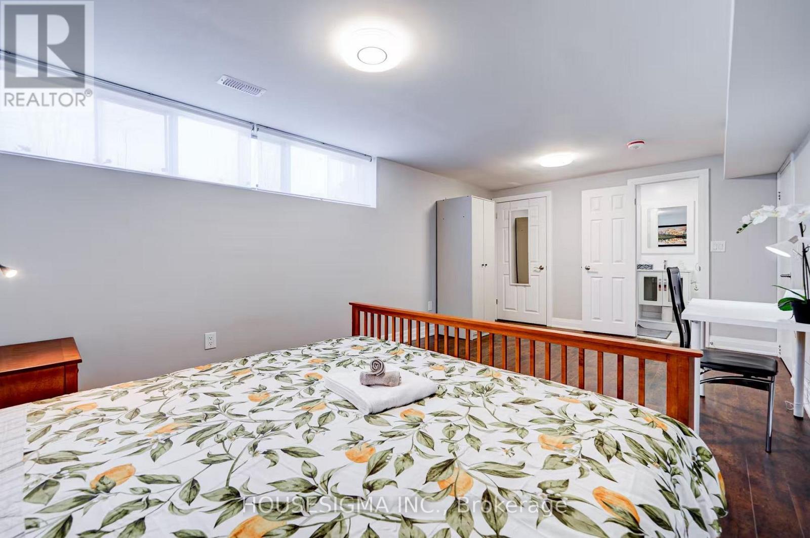 28 Earlton Road, Toronto, Ontario  M1T 2R3 - Photo 22 - E13498098
