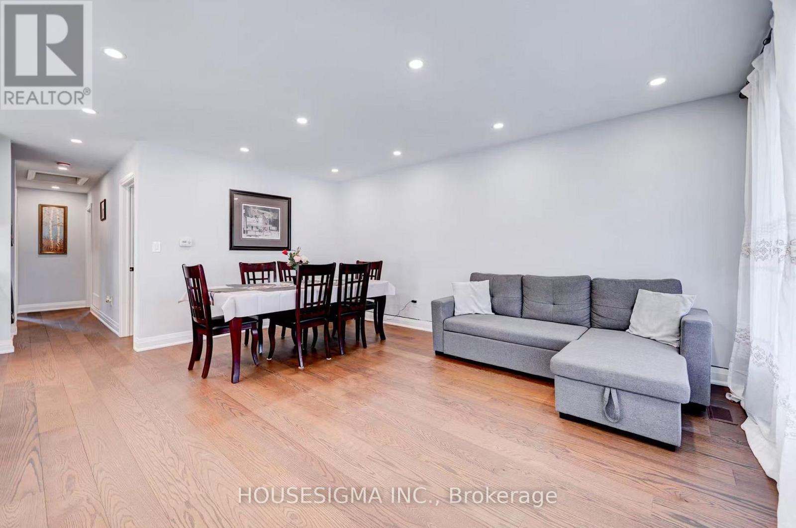 28 Earlton Road, Toronto, Ontario  M1T 2R3 - Photo 5 - E13498098