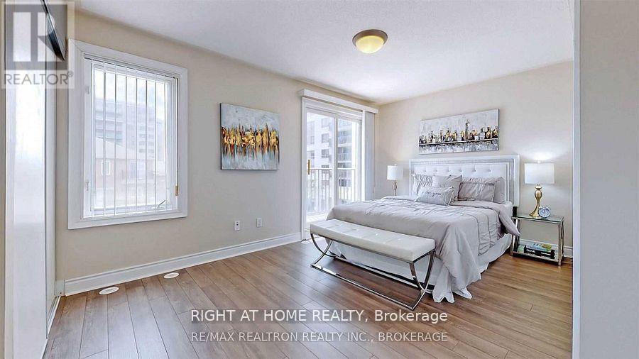 17 Suncrest Boulevard, Markham, Ontario  L3T 7Y4 - Photo 8 - N13498088