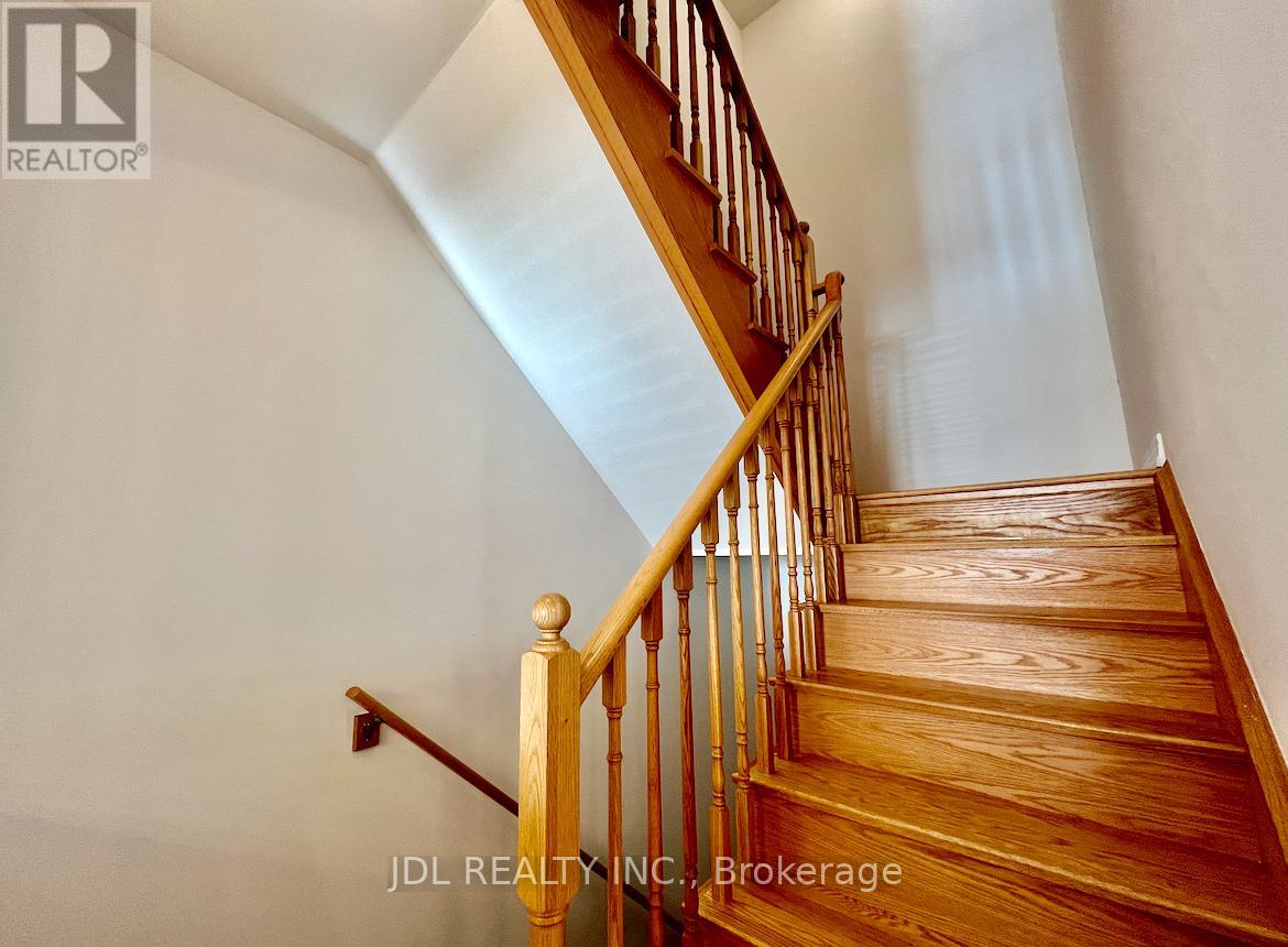 33 Jaffna Lane, Markham, Ontario  L6C 0X7 - Photo 11 - N13498092