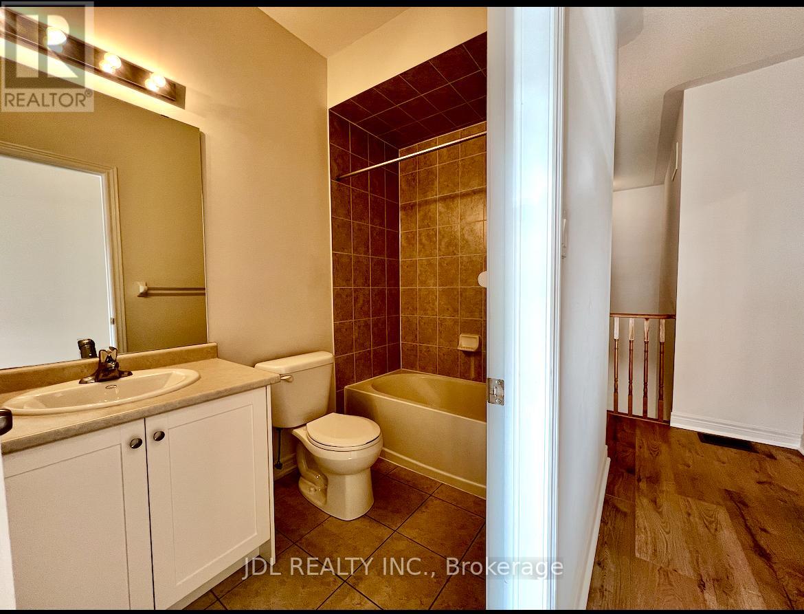 33 Jaffna Lane, Markham, Ontario  L6C 0X7 - Photo 12 - N13498092