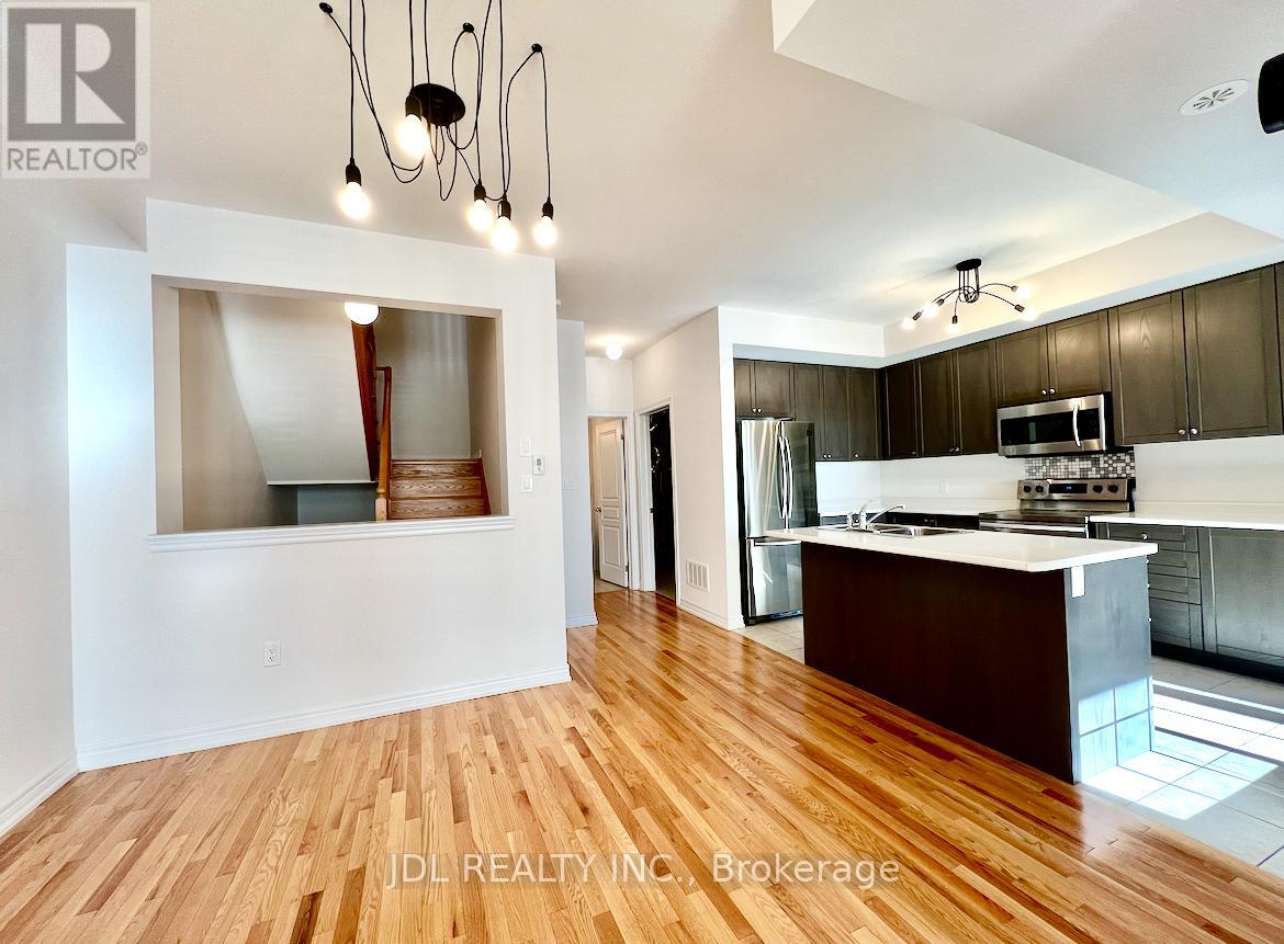 33 Jaffna Lane, Markham, Ontario  L6C 0X7 - Photo 4 - N13498092