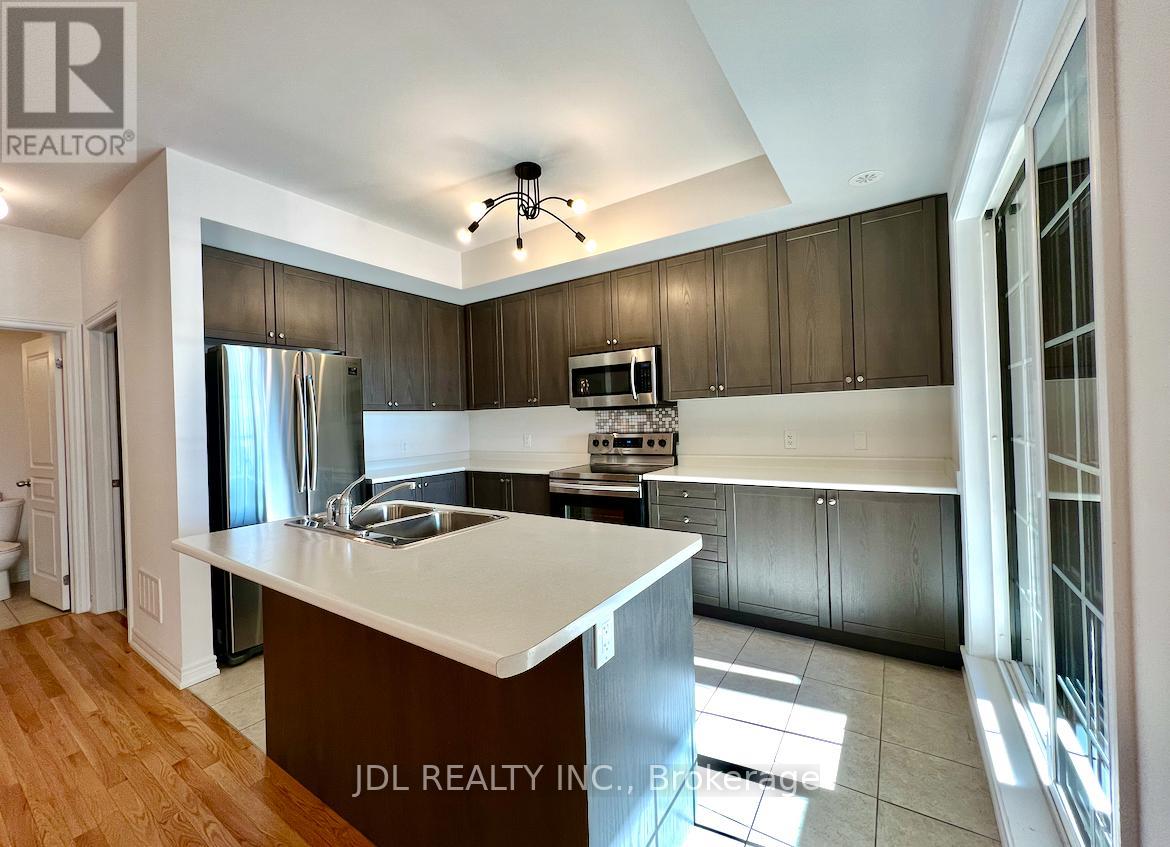 33 Jaffna Lane, Markham, Ontario  L6C 0X7 - Photo 5 - N13498092