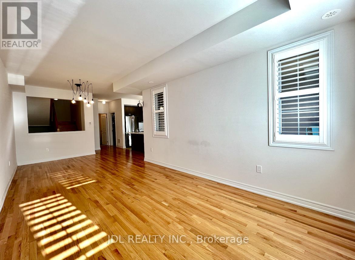 33 Jaffna Lane, Markham, Ontario  L6C 0X7 - Photo 8 - N13498092
