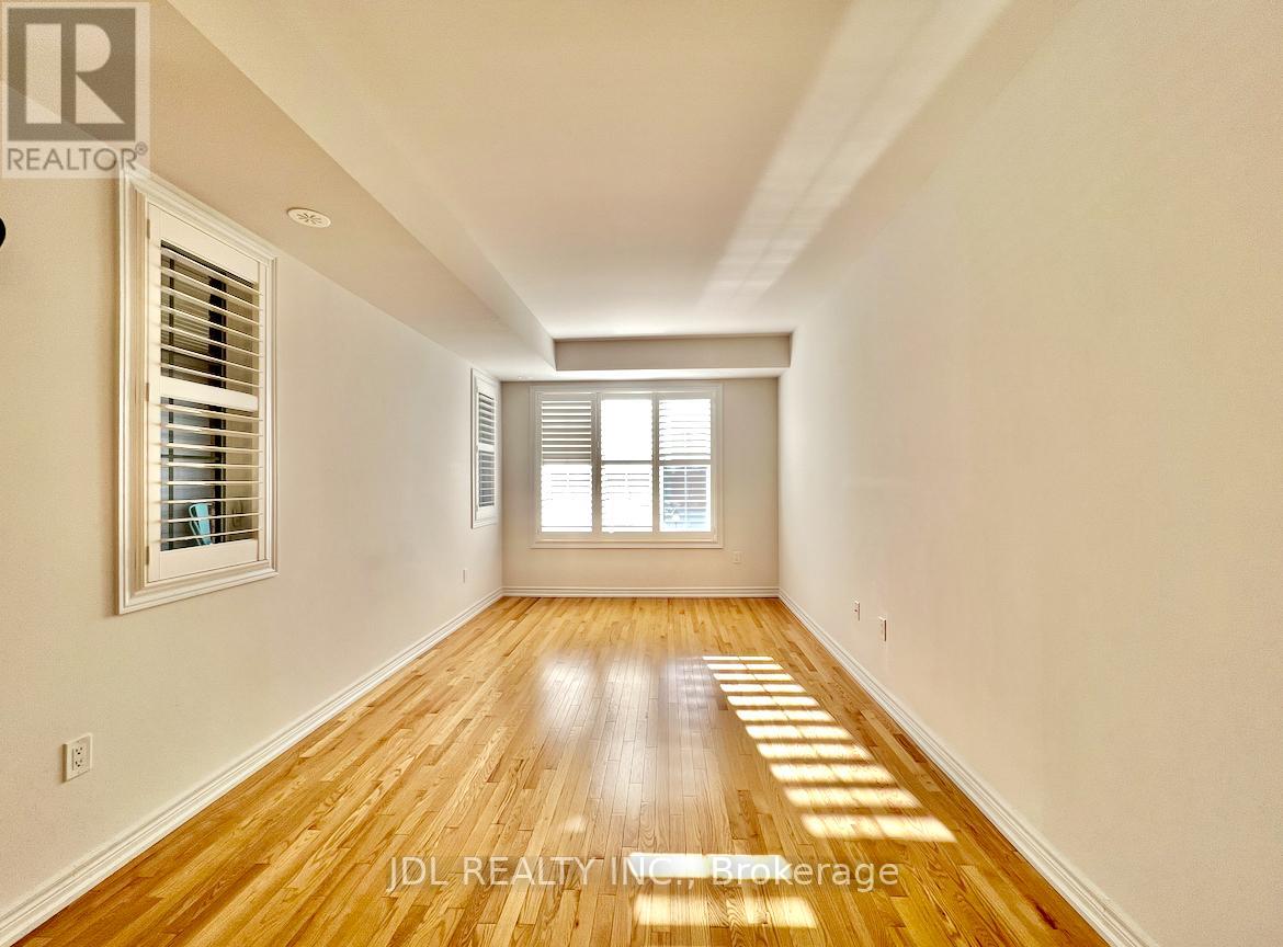 33 Jaffna Lane, Markham, Ontario  L6C 0X7 - Photo 9 - N13498092