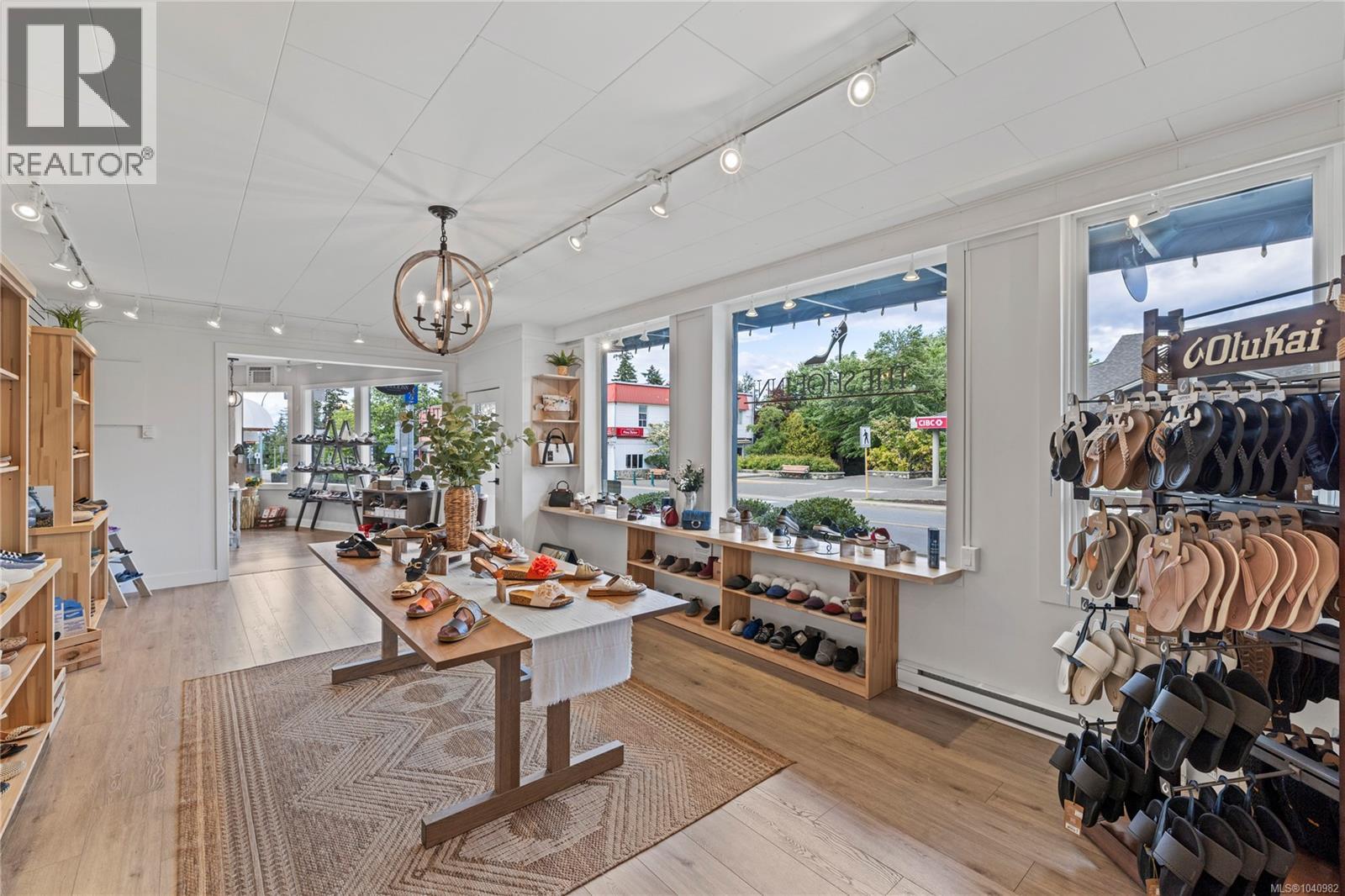 102 Second Ave W, Qualicum Beach, British Columbia  V9K 1S7 - Photo 12 - 1040982