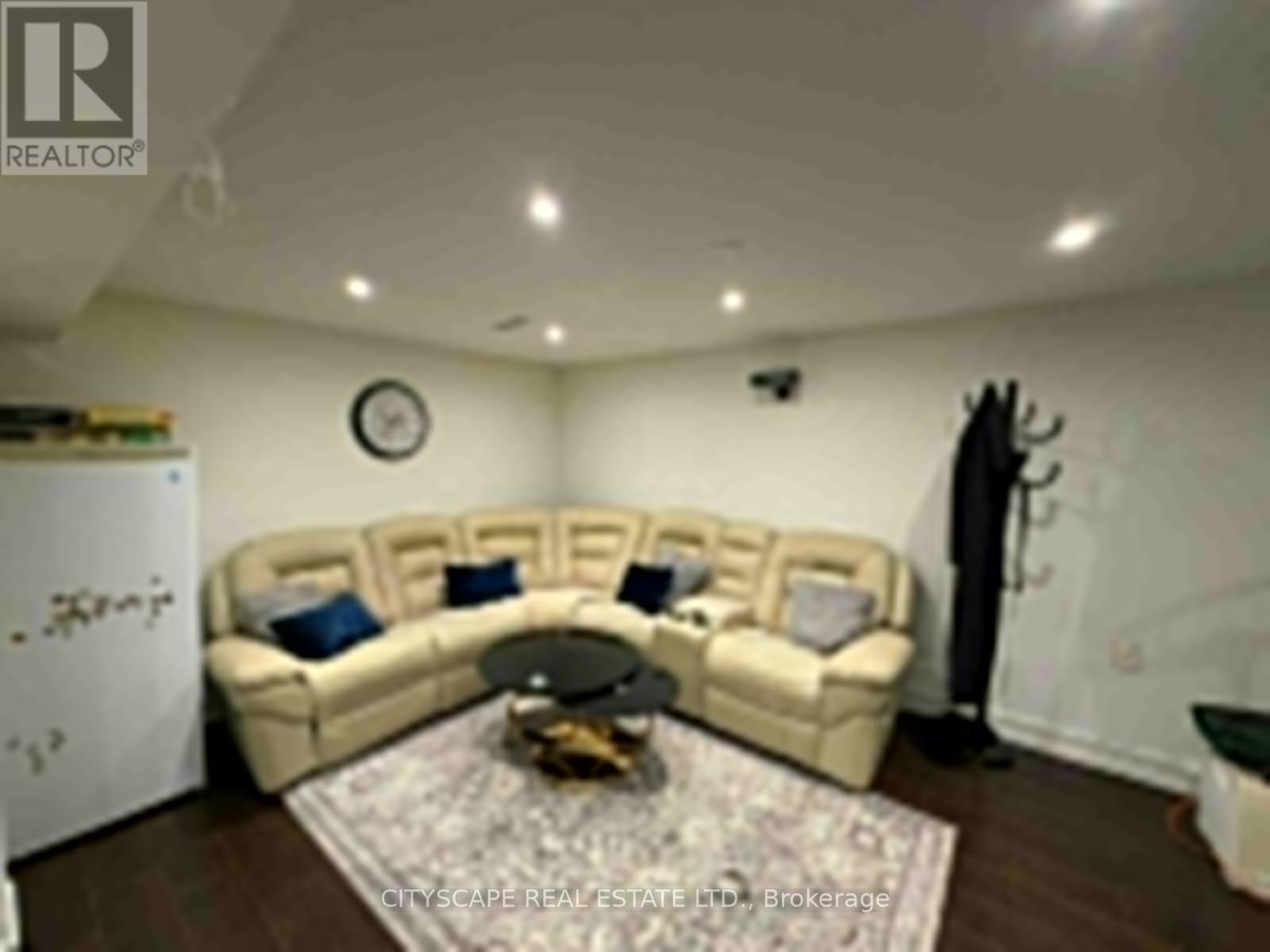 3346 Chokecherry Crescent, Mississauga, Ontario  L5L 1A9 - Photo 2 - W13498094