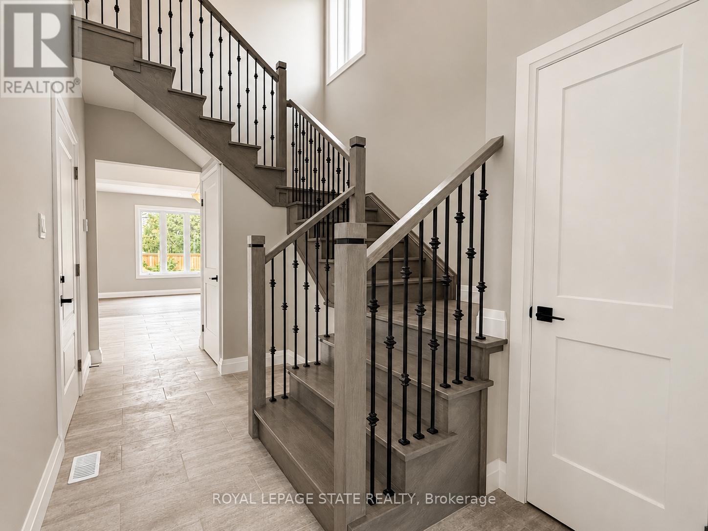 22-A Alpine Avenue, Hamilton, Ontario  L9A 1A5 - Photo 3 - X13498112