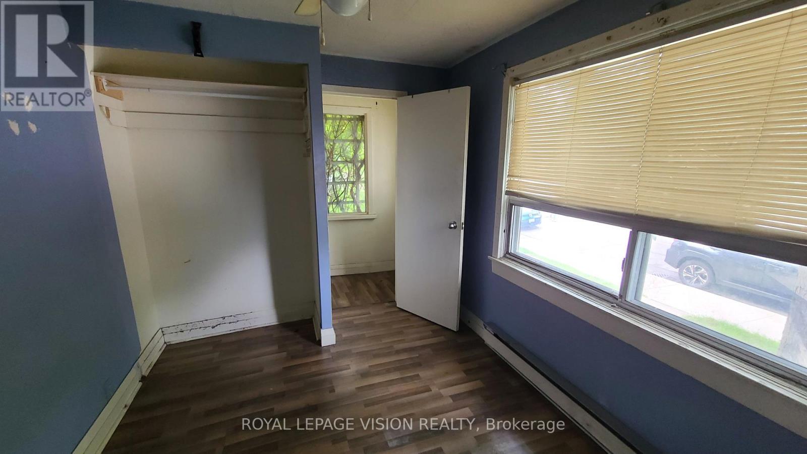43 Jillson Avenue, Toronto, Ontario  M6S 2P3 - Photo 8 - W13494874