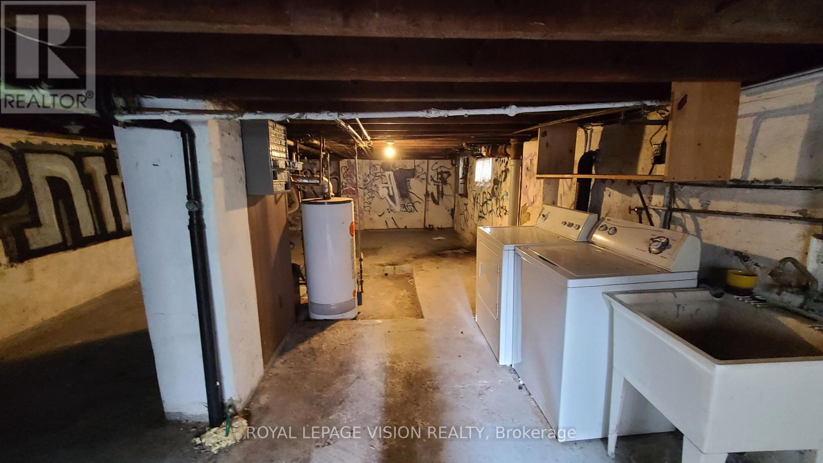 43 Jillson Avenue, Toronto, Ontario  M6S 2P3 - Photo 18 - W13494874