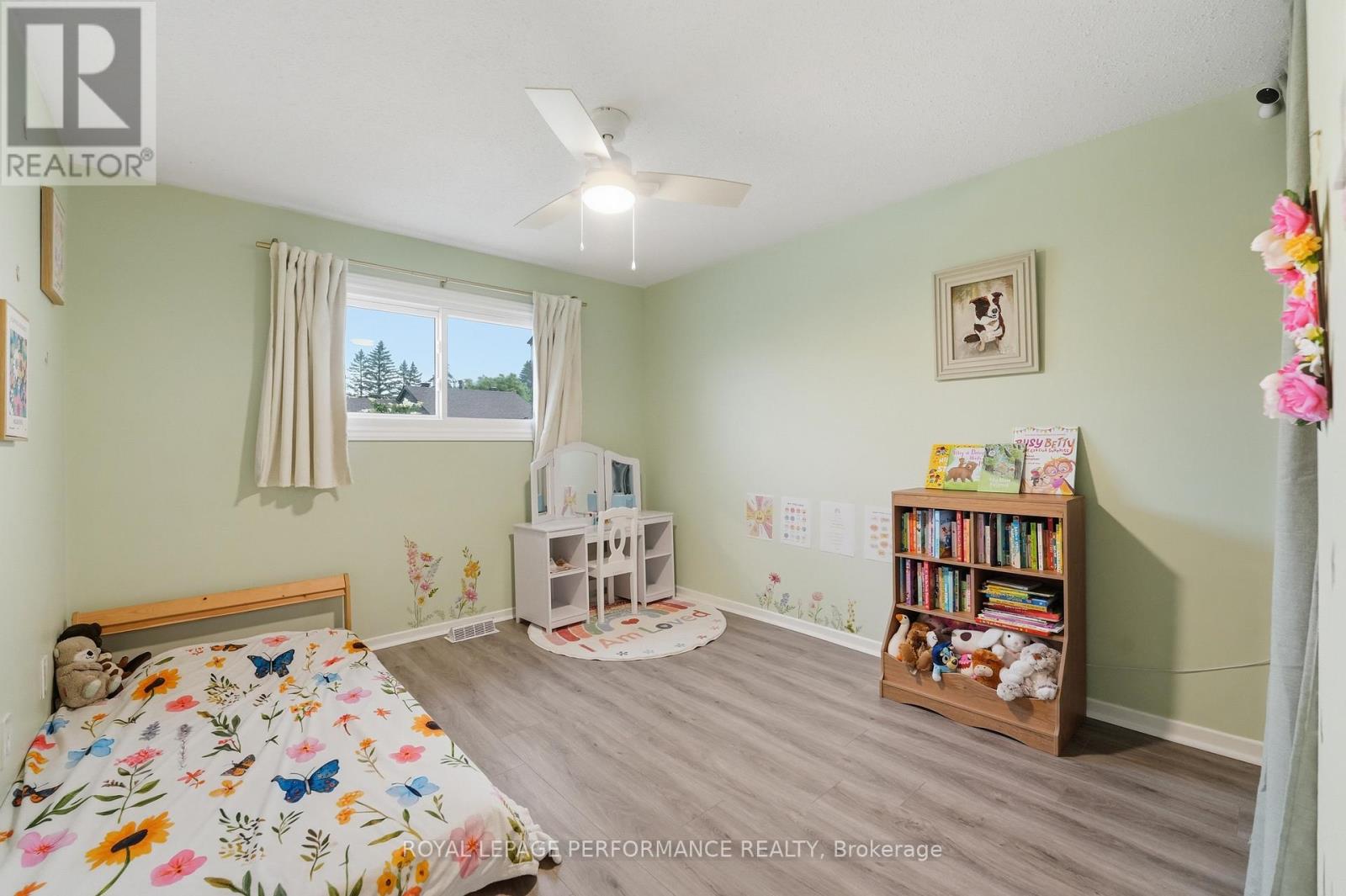 2208 Orient Park Drive, Ottawa, Ontario  K1B 4W2 - Photo 18 - X13497994