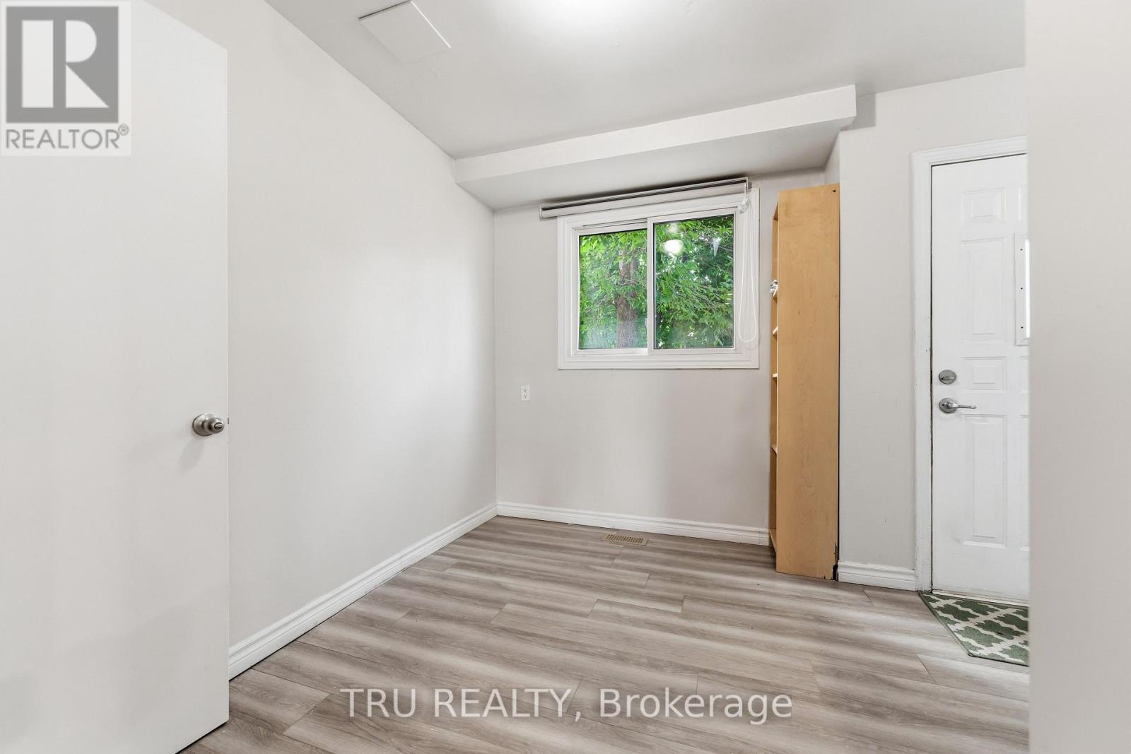 950 Meadowlands Drive, Ottawa, Ontario  K2C 0K3 - Photo 5 - X13498228