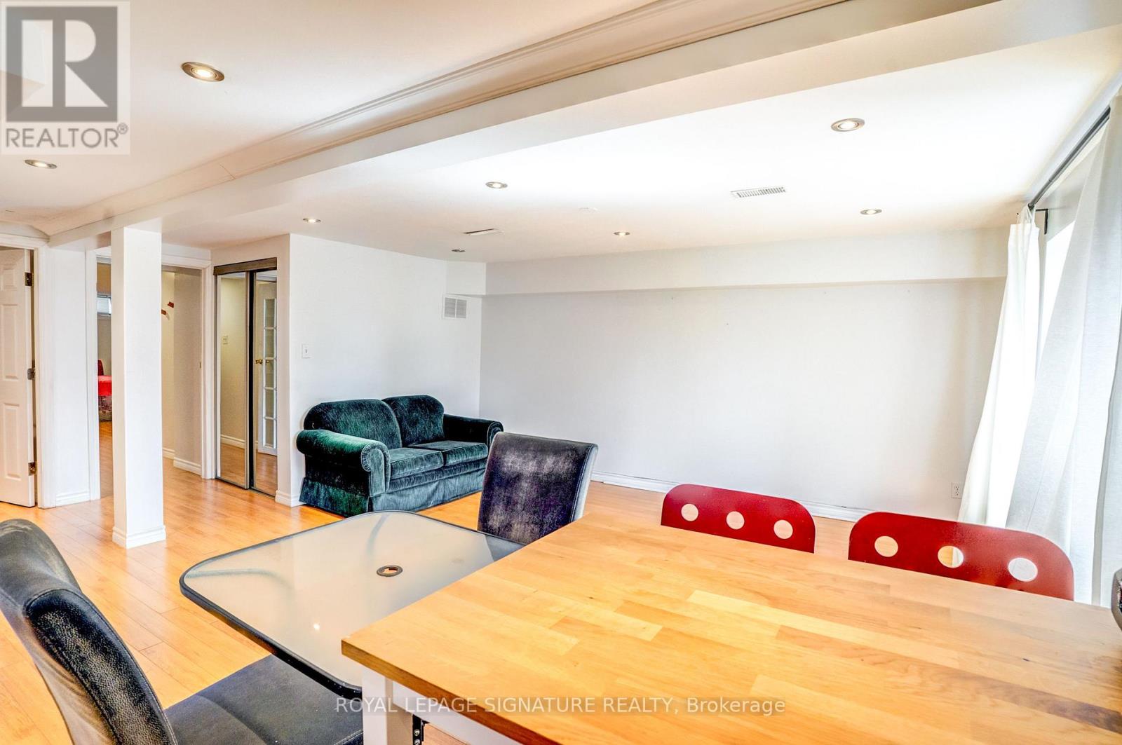 Bsmt - 17 Avis Crescent, Toronto, Ontario  M4B 1B8 - Photo 12 - E13498184