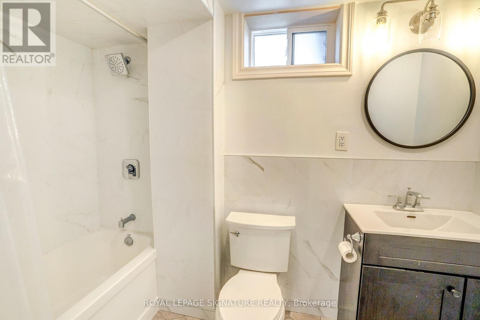 Bsmt - 17 Avis Crescent, Toronto, Ontario  M4B 1B8 - Photo 18 - E13498184