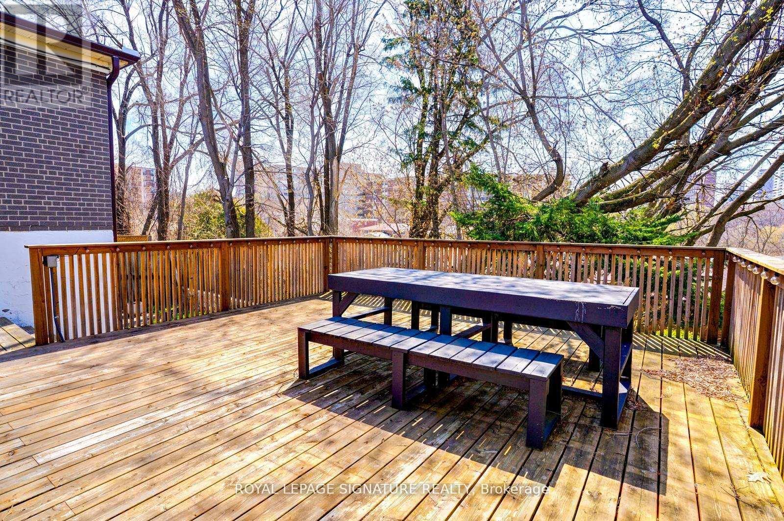 Bsmt - 17 Avis Crescent, Toronto, Ontario  M4B 1B8 - Photo 23 - E13498184