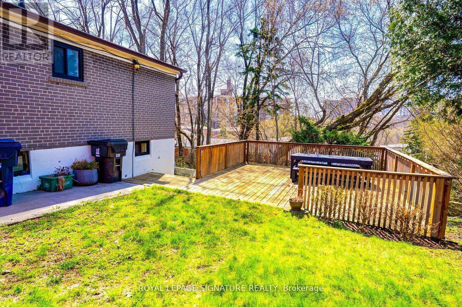 Bsmt - 17 Avis Crescent, Toronto, Ontario  M4B 1B8 - Photo 26 - E13498184