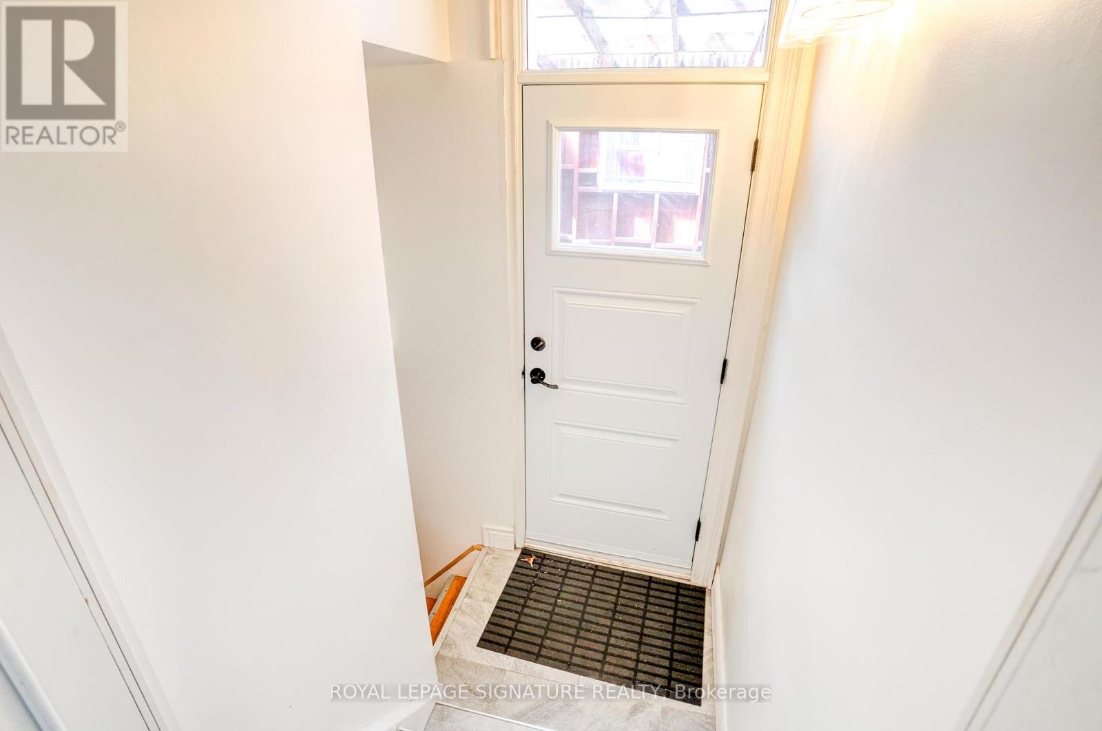 Bsmt - 17 Avis Crescent, Toronto, Ontario  M4B 1B8 - Photo 4 - E13498184