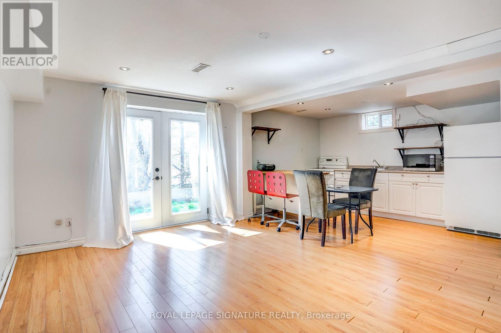 Bsmt - 17 Avis Crescent, Toronto, Ontario  M4B 1B8 - Photo 7 - E13498184