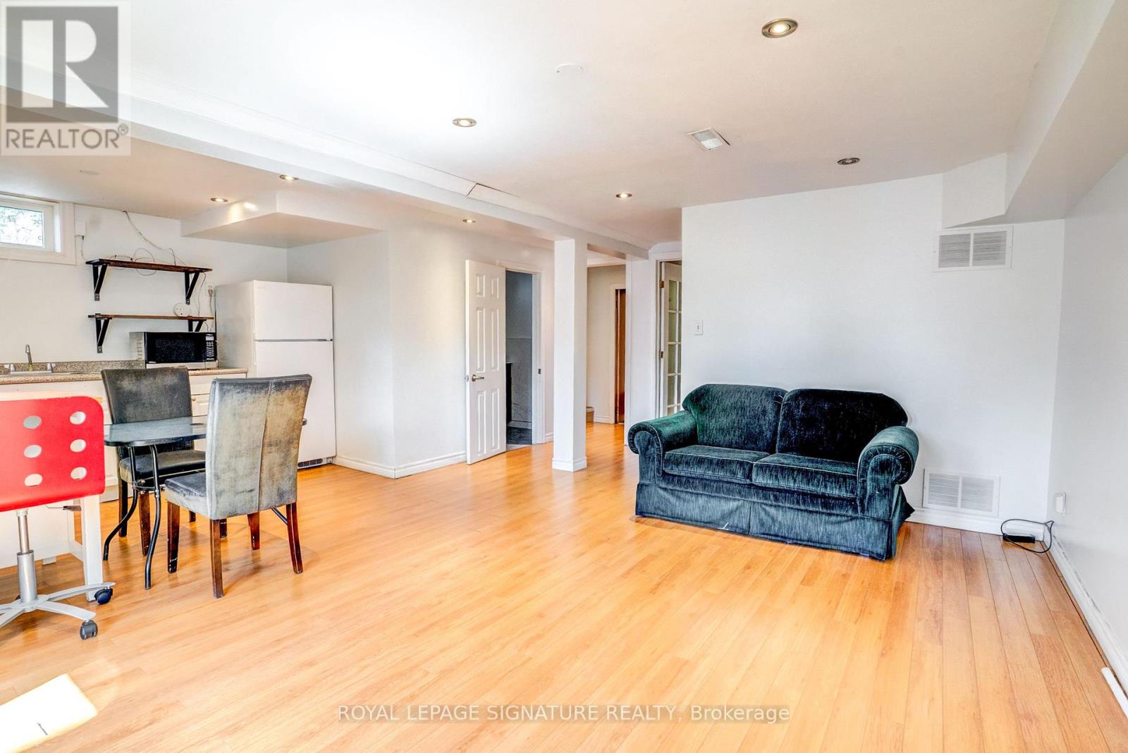 Bsmt - 17 Avis Crescent, Toronto, Ontario  M4B 1B8 - Photo 8 - E13498184