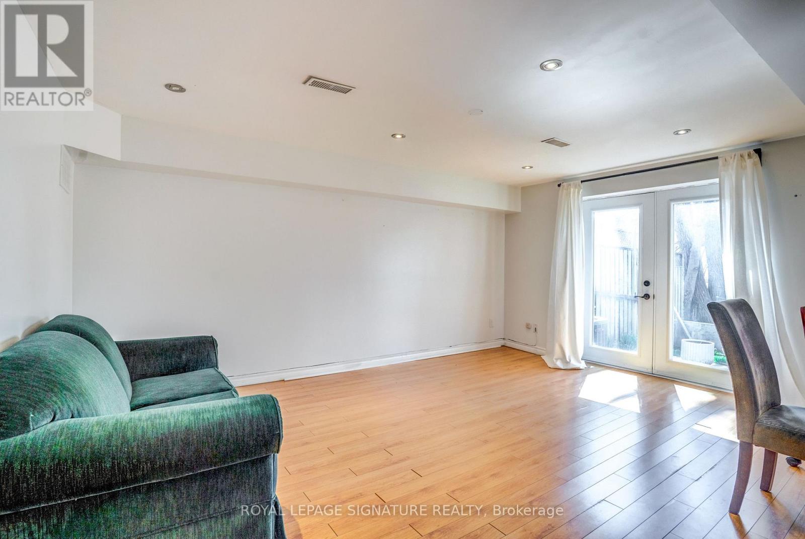 Bsmt - 17 Avis Crescent, Toronto, Ontario  M4B 1B8 - Photo 9 - E13498184