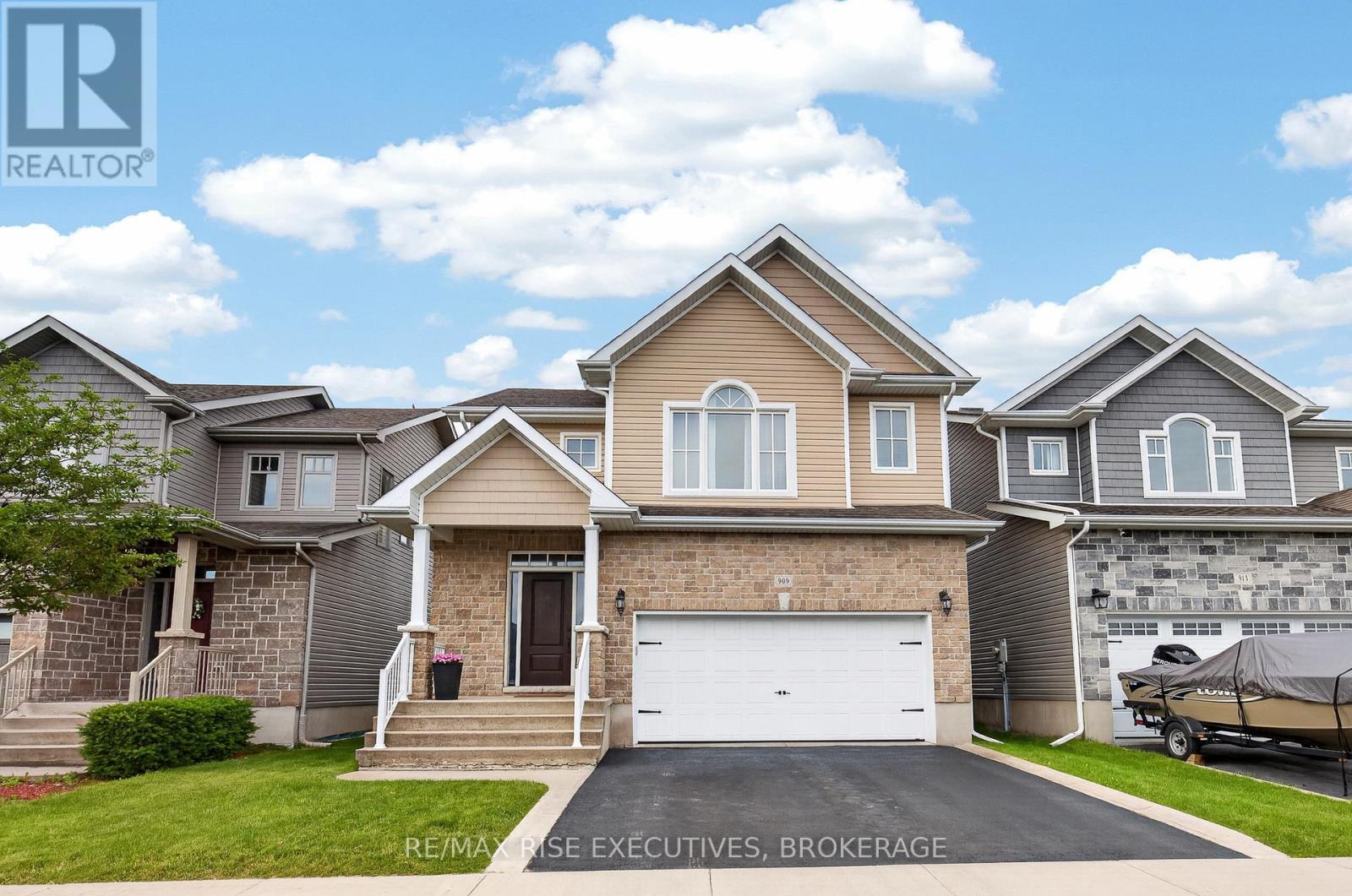 909 Edward Riley Drive, Kingston, Ontario K7P 0E3 - Photo 2 - X13492398
