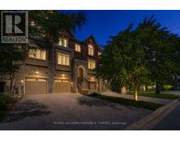 211 APPLETON COURT, Newmarket, Ontario
