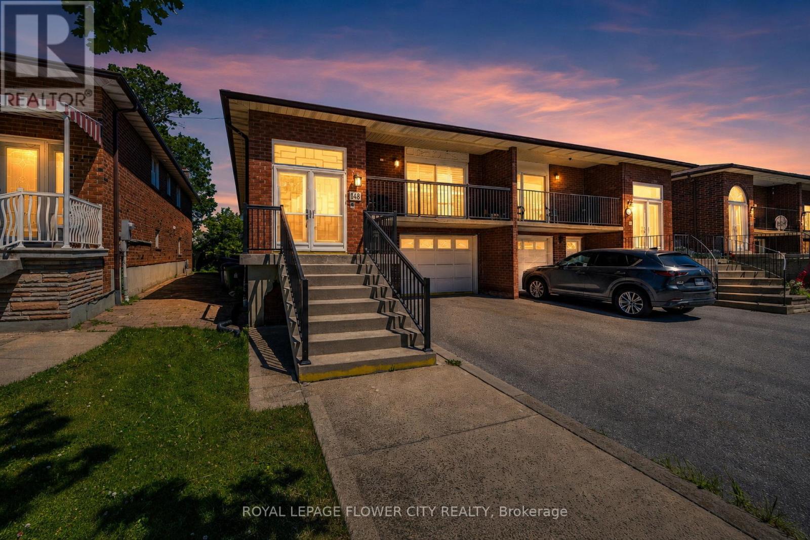 <div class="slider-price">$899,000</div><p>148 Dolores Road, Toronto, Ontario</p>