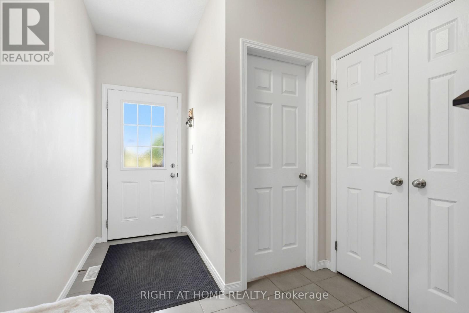 153 Maitland Street, Kitchener, Ontario  N2R 0C2 - Photo 2 - X13498210