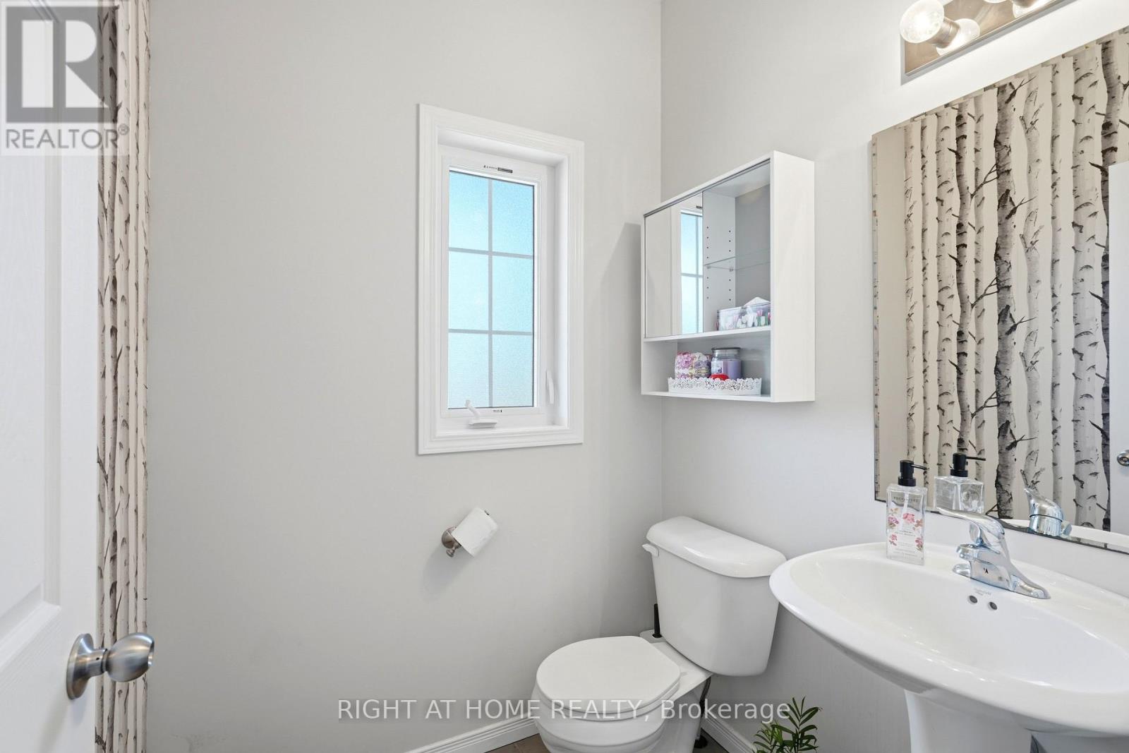 153 Maitland Street, Kitchener, Ontario  N2R 0C2 - Photo 3 - X13498210