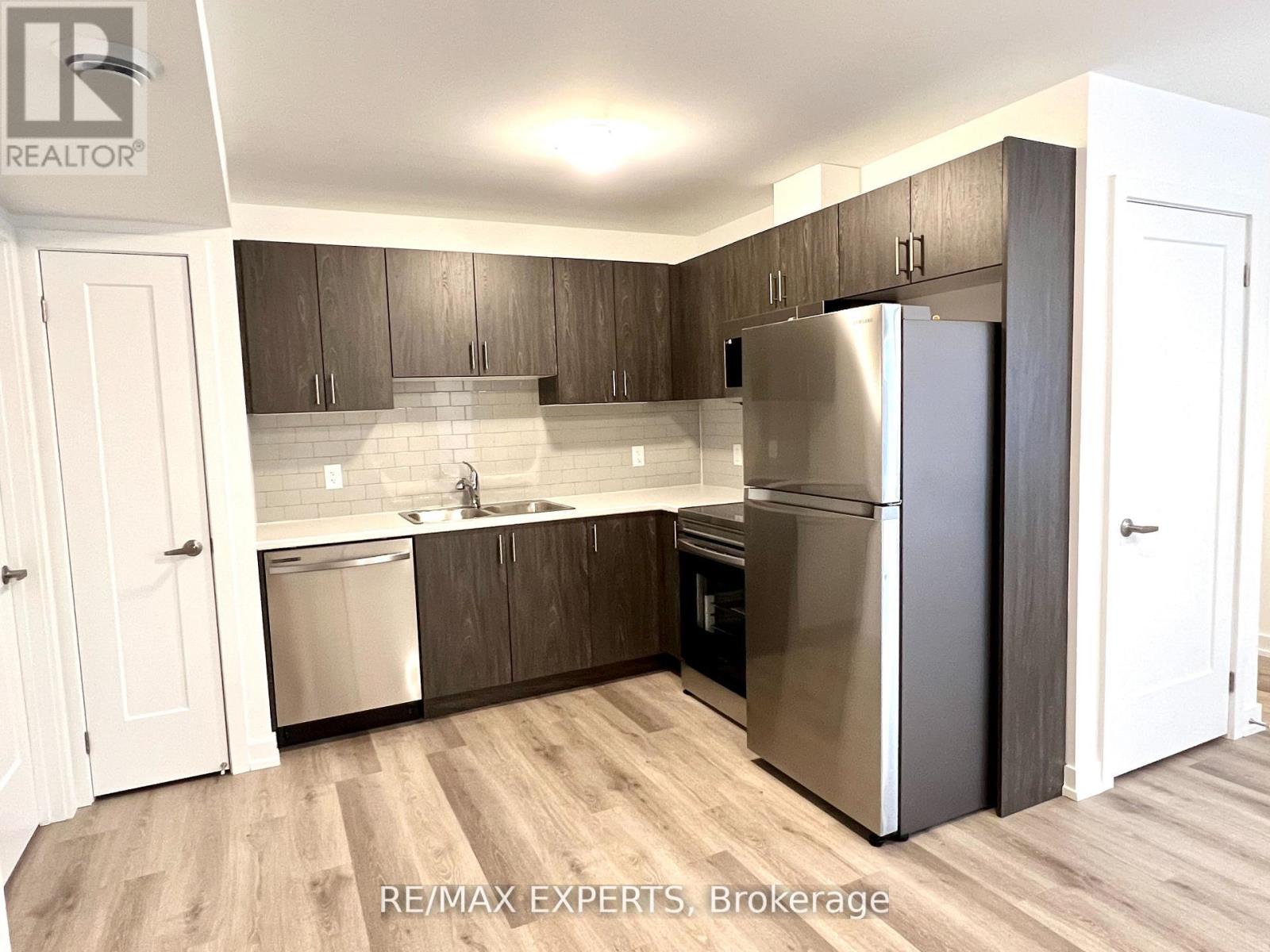 534 - 4263 Fourth Avenue, Niagara Falls, Ontario  L2E 0C2 - Photo 2 - X13498226