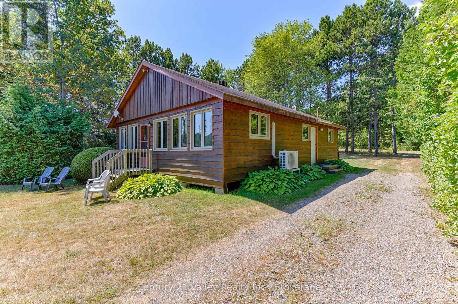 1077 Lake Clear Road, Bonnechere Valley, Ontario  K0J 1T0 - Photo 5 - X12933940