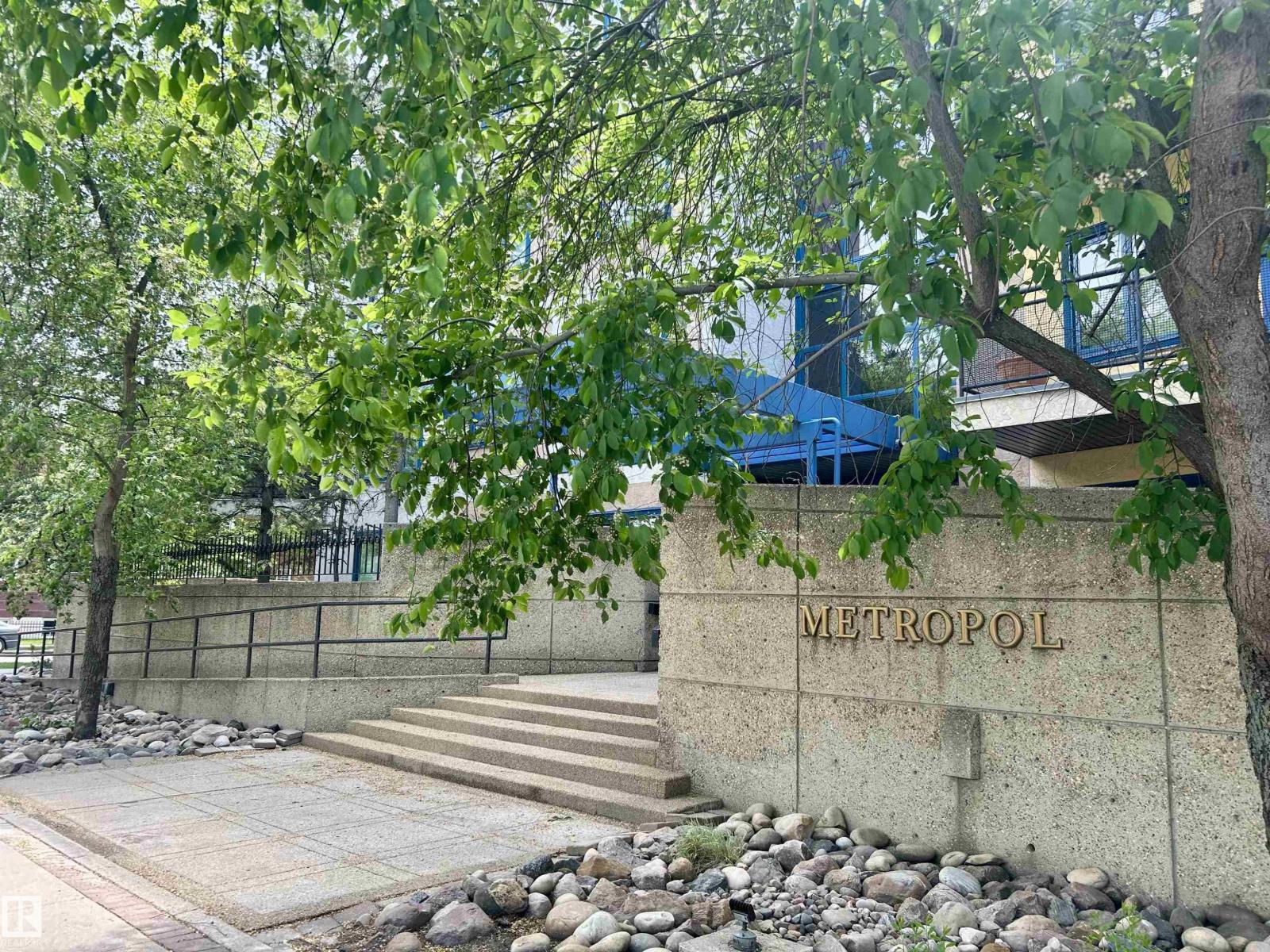 #206 11415 100 AV NW, Edmonton, Alberta