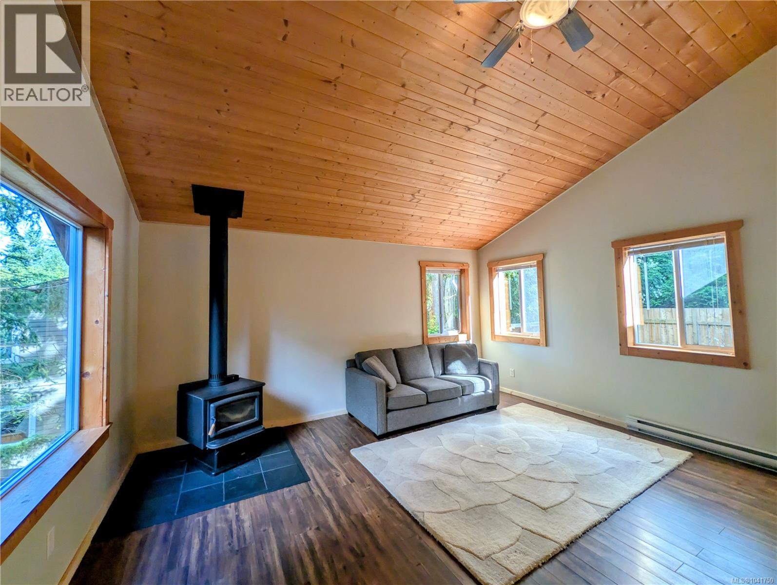 1018 Bertha Ave, Gabriola Island, British Columbia  V0R 1X3 - Photo 10 - 1041750