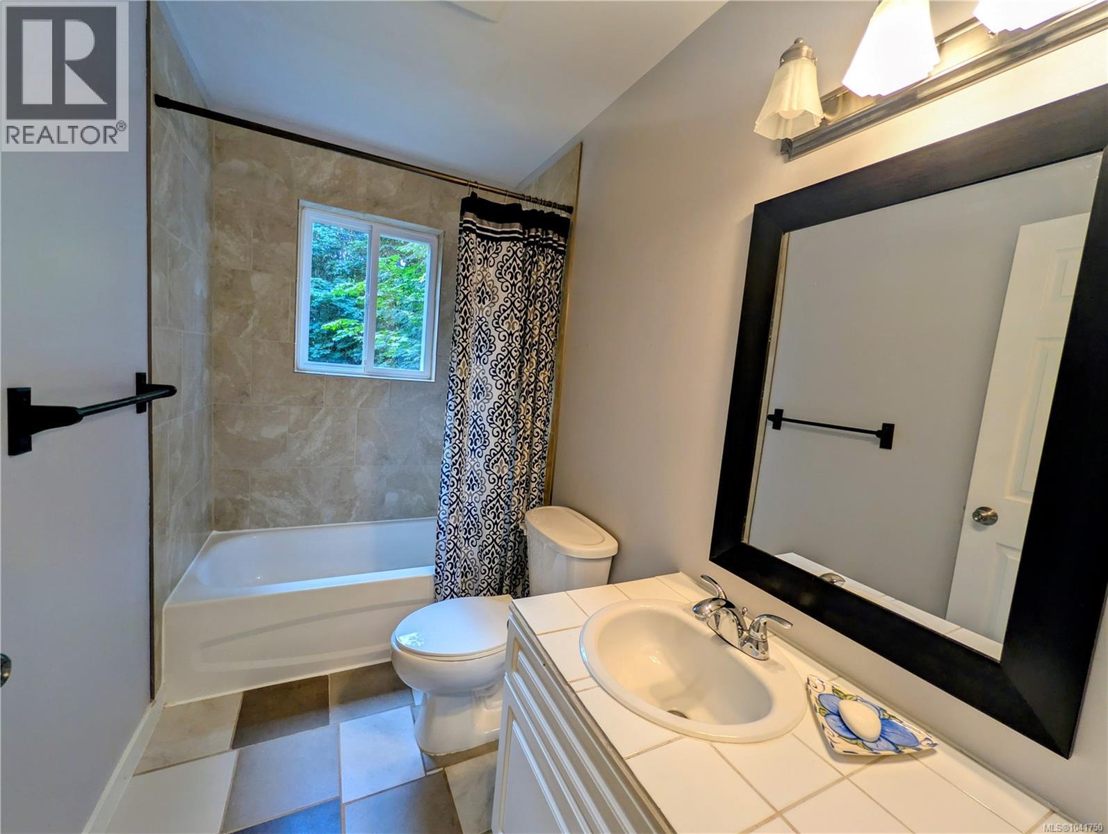 1018 Bertha Ave, Gabriola Island, British Columbia  V0R 1X3 - Photo 12 - 1041750