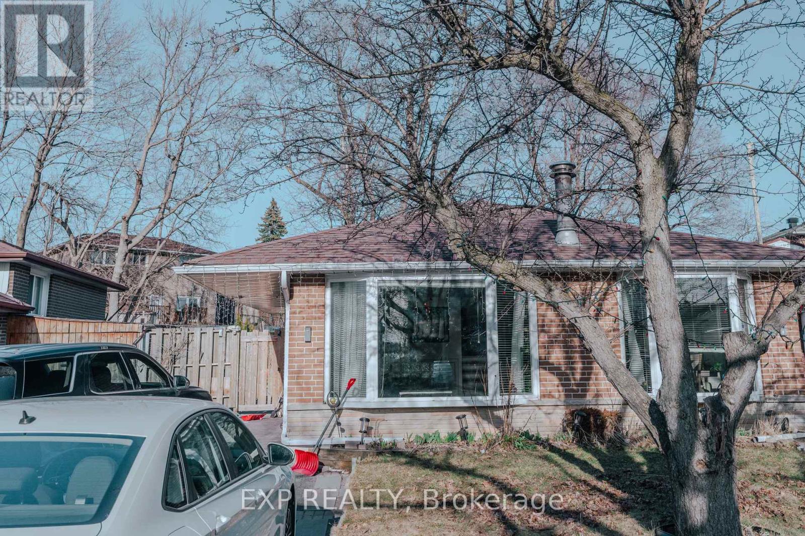 UPPER - 20 MANORGLEN CRESCENT, Toronto, Ontario