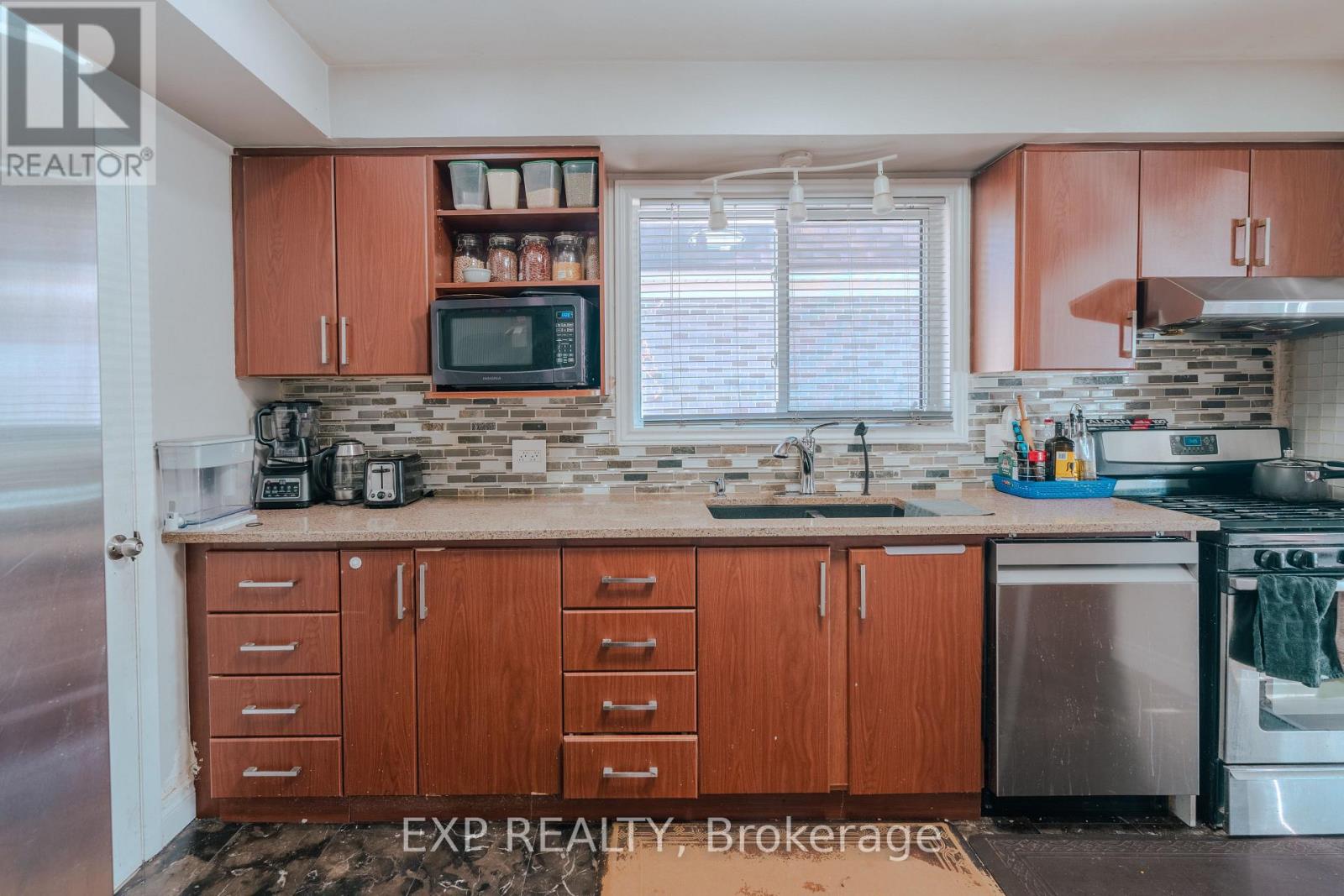 Upper - 20 Manorglen Crescent, Toronto, Ontario  M1S 1W4 - Photo 15 - E13498250
