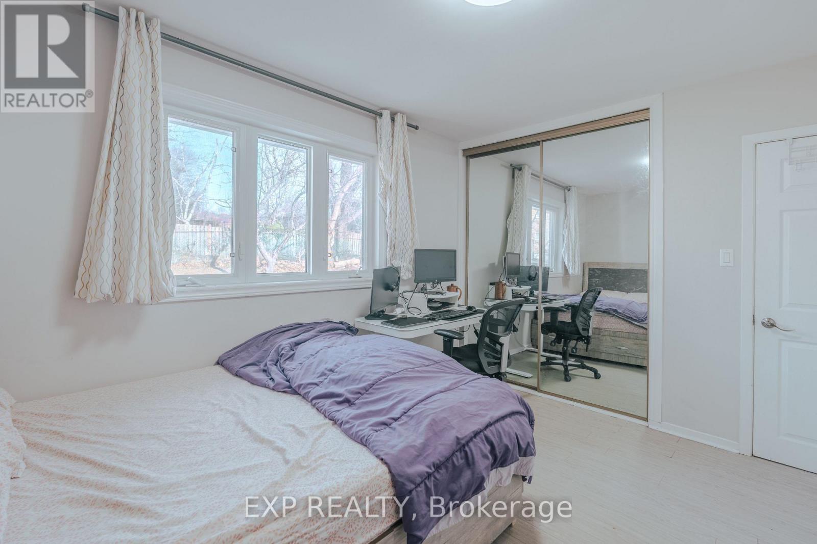 Upper - 20 Manorglen Crescent, Toronto, Ontario  M1S 1W4 - Photo 17 - E13498250
