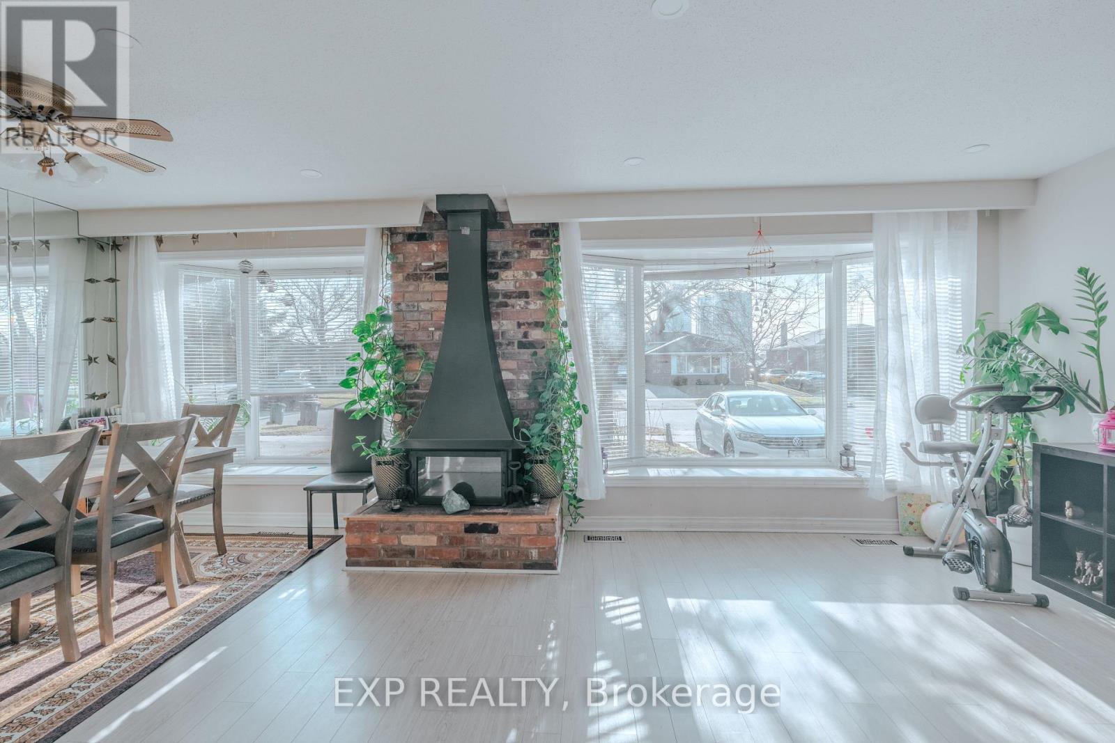 Upper - 20 Manorglen Crescent, Toronto, Ontario  M1S 1W4 - Photo 7 - E13498250
