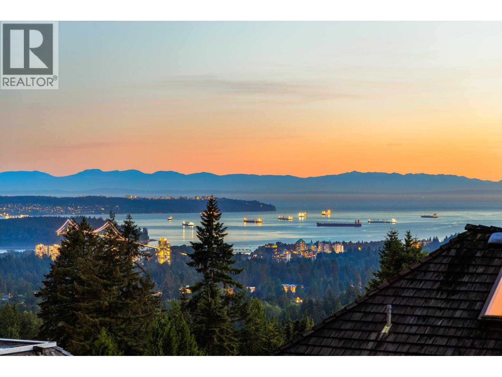 4350 Starlight Way, North Vancouver, British Columbia  V7N 3N9 - Photo 2 - R3131741
