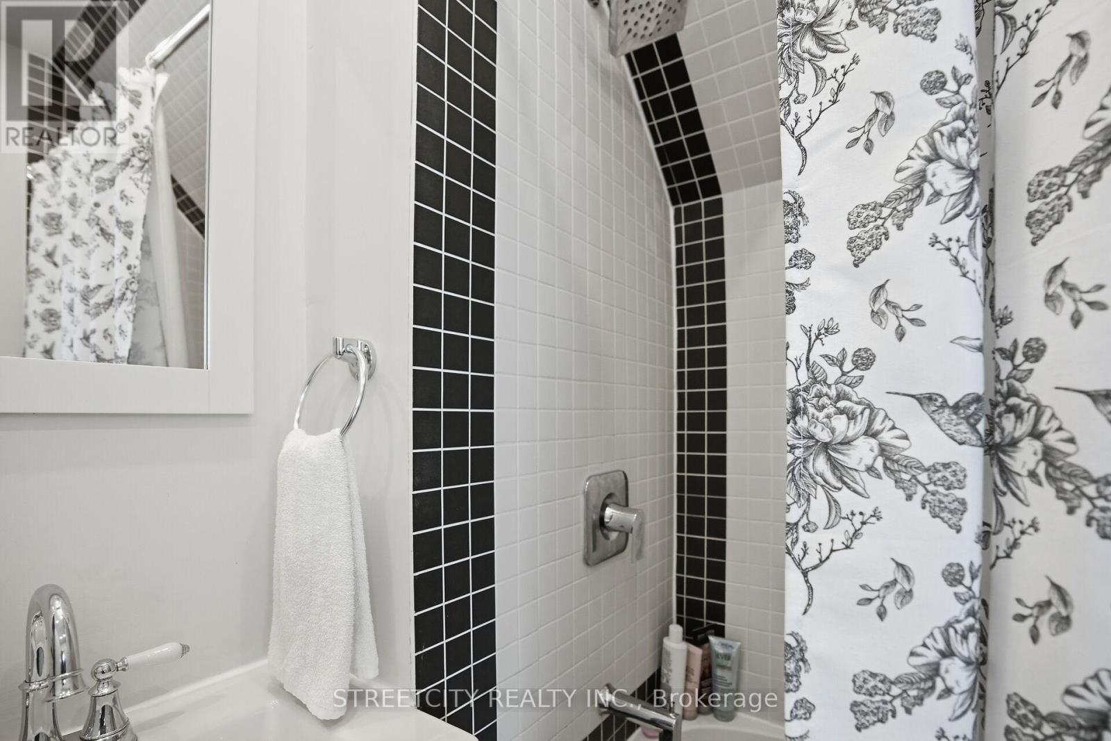57 Rosebery Place, St. Thomas, Ontario  N5R 2H9 - Photo 35 - X13497552
